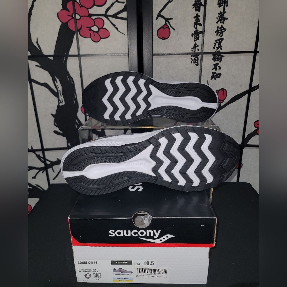 Saucony Men's Gray and Black Athletic Shoes - Picture 3 of 3